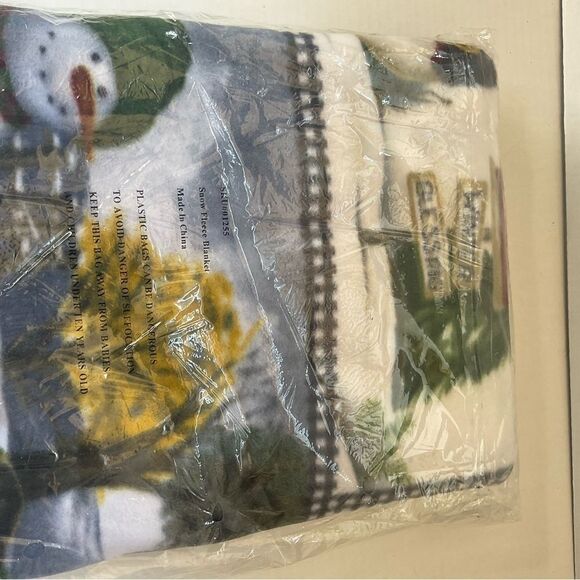FLEECE Blanket Snow Laurie Korsgaden New in package - Picture 6 of 6